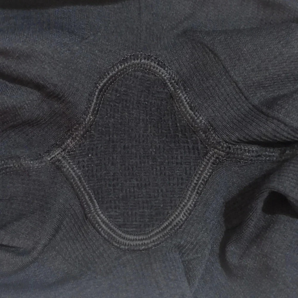 Lululemon In The Flow Crop, Color Inkwell Size 4 - Picture 11 of 16
